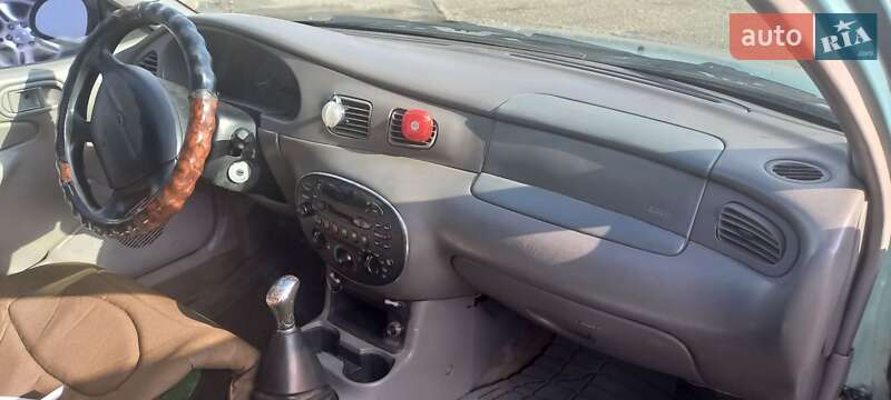 Седан Ford Escort 1999 в Измаиле