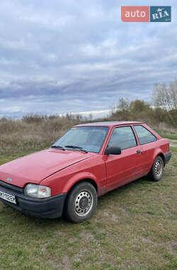 Лифтбек Ford Escort 1987 в Ахтырке