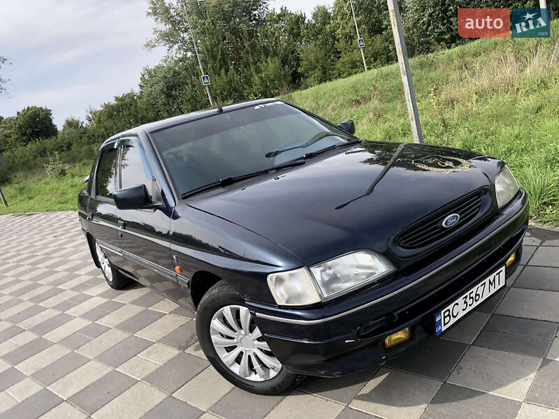 Хетчбек Ford Escort 1994 в Самборі фото Хетчбек Ford Escort 1994 в Самборі