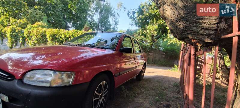 Лифтбек Ford Escort 1995 в Черкассах фото 3 Лифтбек Ford Escort 1995 в Черкассах