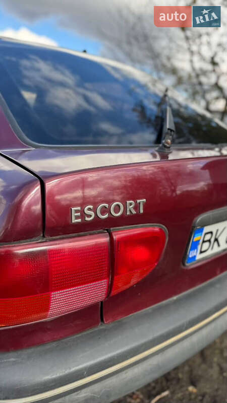 Хетчбек Ford Escort 1995 в Рівному