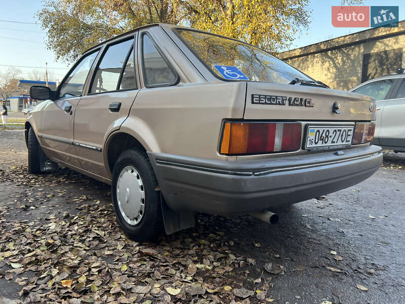 Хэтчбек Ford Escort 1987 в Одессе