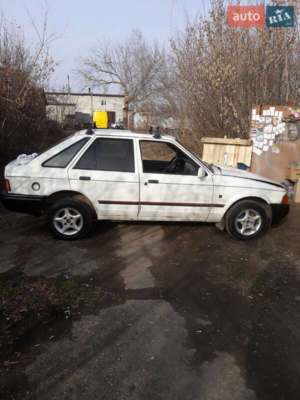 Хэтчбек Ford Escort 1989 в Ивано-Франковске