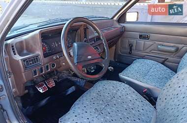 Хетчбек Ford Escort 1985 в Чернівцях