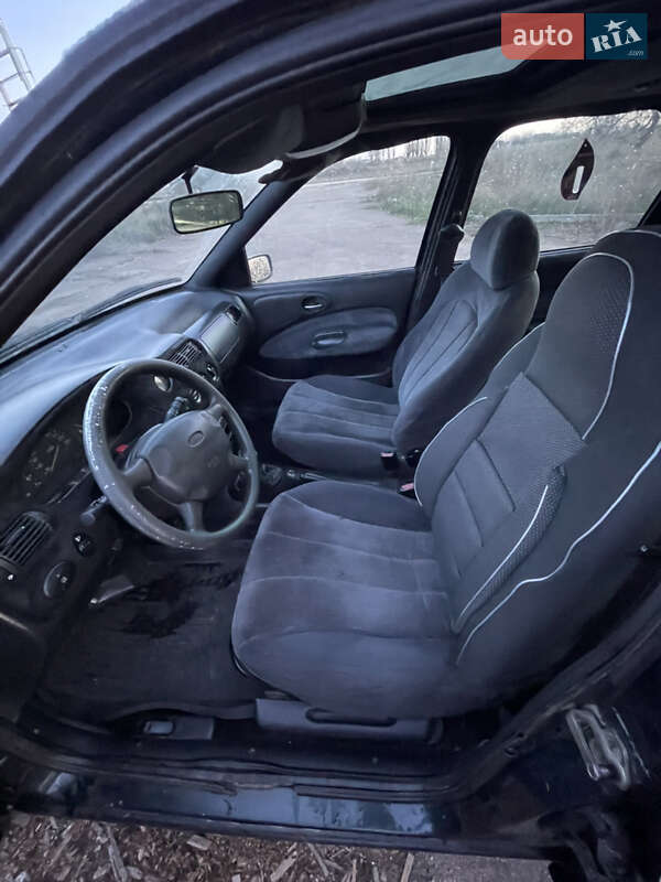 Седан Ford Escort 1996 в Николаеве