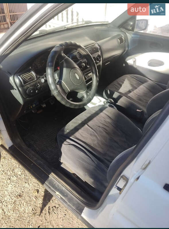 Ліфтбек Ford Escort 1996 в Львові фото 6 Ліфтбек Ford Escort 1996 в Львові