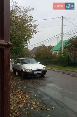 Хэтчбек Ford Escort 1988 в Липинах