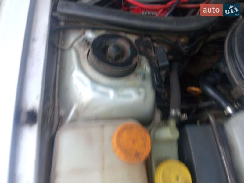 Седан Ford Escort 1992 в Кривом Роге