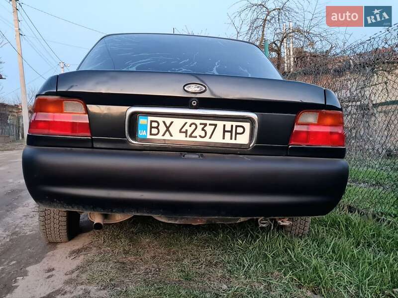 Седан Ford Escort 1998 в Ізяславі