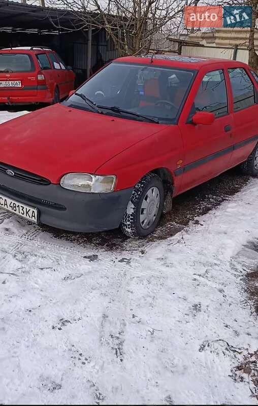 Седан Ford Escort 1995 в Смеле