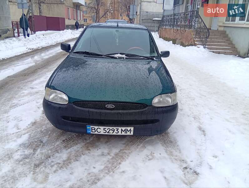 Хетчбек Ford Escort 1997 в Стрию