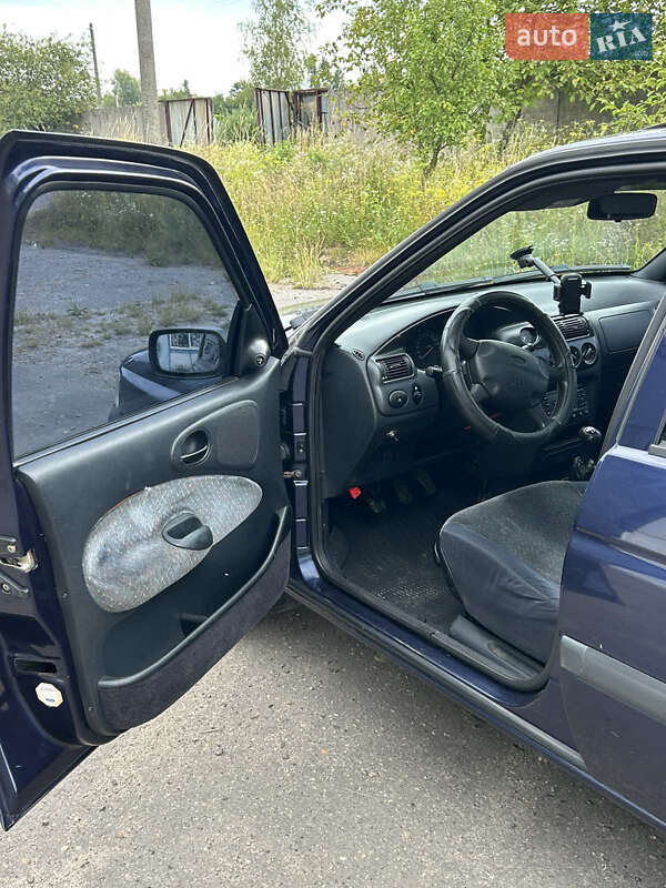 Хэтчбек Ford Escort 1997 в Шептицькому