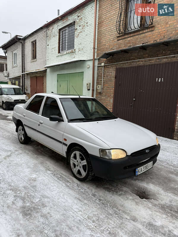 Седан Ford Escort 1997 в Києві