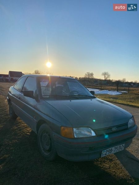 Хэтчбек Ford Escort 1991 в Красилове