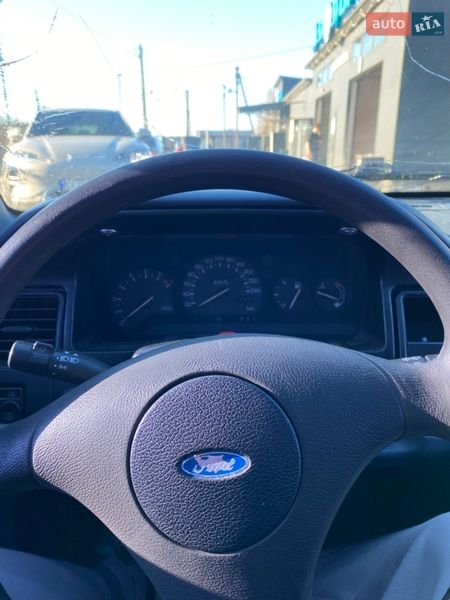 Хэтчбек Ford Escort 1991 в Красилове