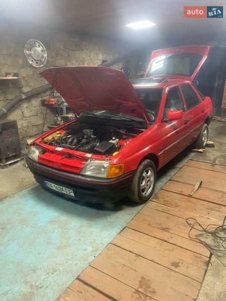 Лифтбек Ford Escort 1990 в Краматорске