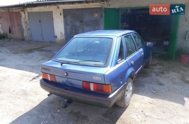 Хэтчбек Ford Escort 1988 в Львове