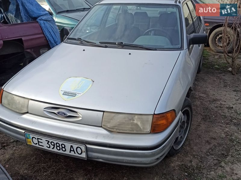 Седан Ford Escort 1993 в Кицмани