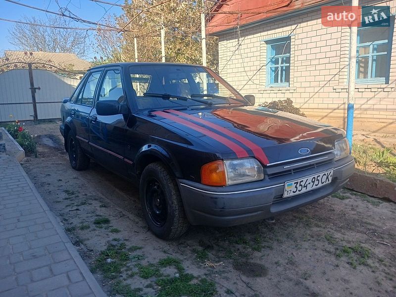 Хетчбек Ford Escort 1989 в Бершаді
