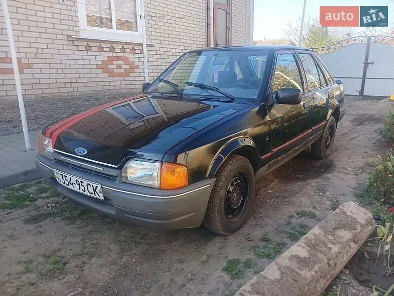 Хетчбек Ford Escort 1989 в Бершаді
