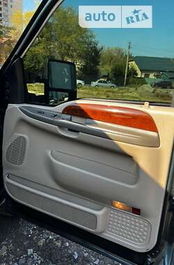 Позашляховик / Кросовер Ford Excursion 2001 в 