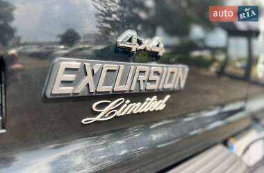 Внедорожник / Кроссовер Ford Excursion 2005 в 