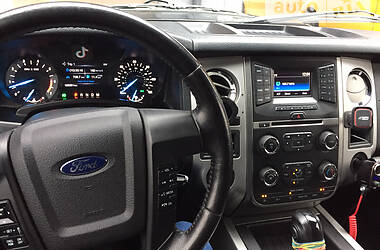 Внедорожник / Кроссовер Ford Expedition 2015 в 