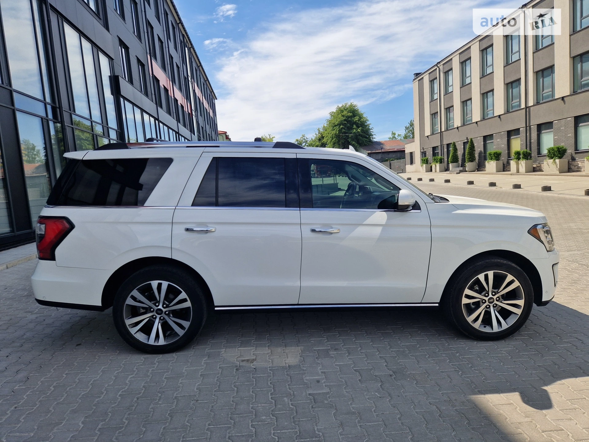 2020 Ford Expedition - мініатюра 2