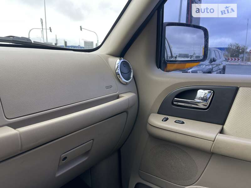 Внедорожник / Кроссовер Ford Expedition 2005 в Киеве