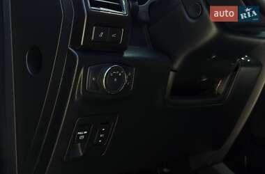 Внедорожник / Кроссовер Ford Expedition 2019 в 