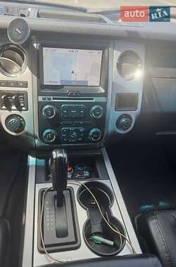Позашляховик / Кросовер Ford Expedition 2016 в 