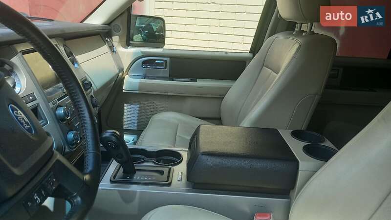 Внедорожник / Кроссовер Ford Expedition 2014 в Киеве