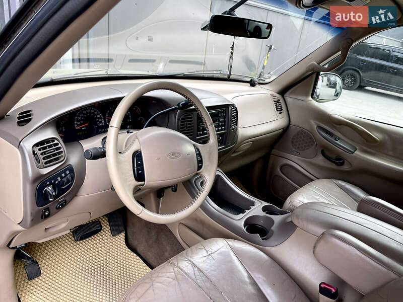 Внедорожник / Кроссовер Ford Expedition 1999 в Киеве