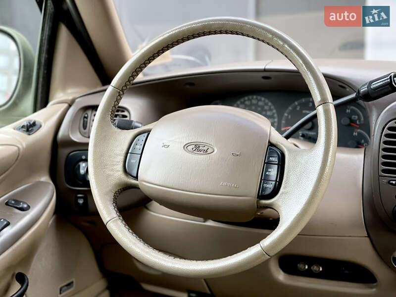 Внедорожник / Кроссовер Ford Expedition 1999 в Киеве