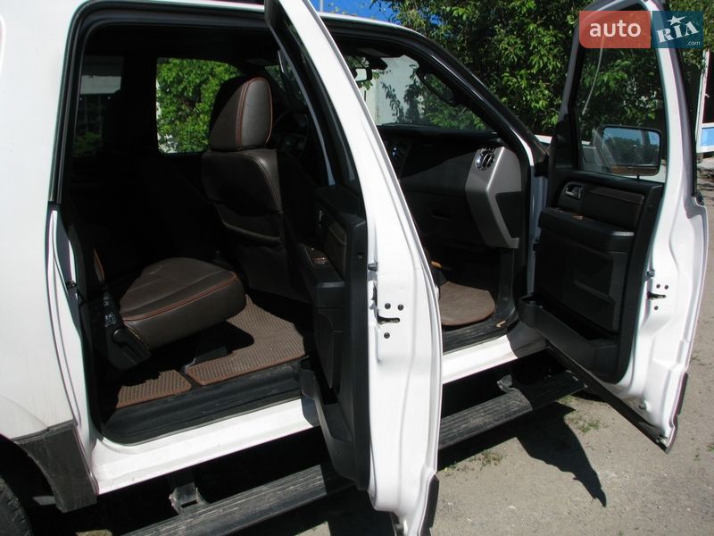 Внедорожник / Кроссовер Ford Expedition 2016 в Днепре