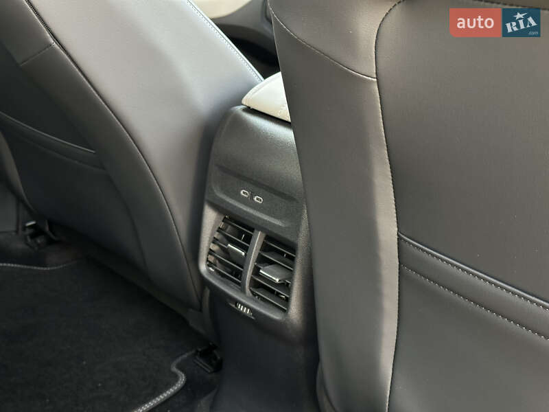 Внедорожник / Кроссовер Ford Explorer EV 2024 в Киеве фото 37 Внедорожник / Кроссовер Ford Explorer EV 2024 в Киеве