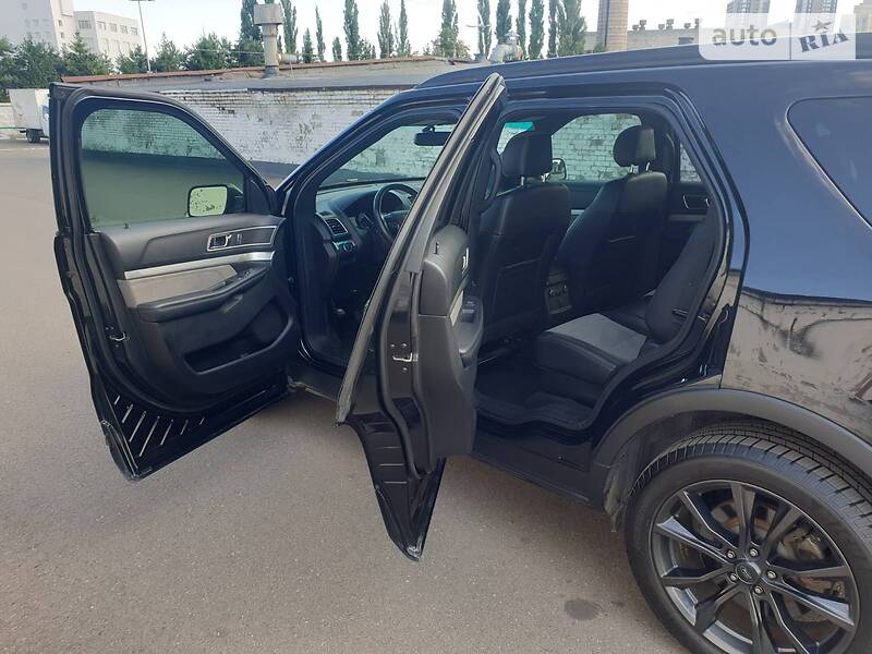 Позашляховик / Кросовер Ford Explorer 2016 в Києві