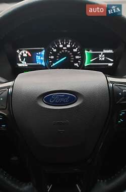 Внедорожник / Кроссовер Ford Explorer 2017 в 