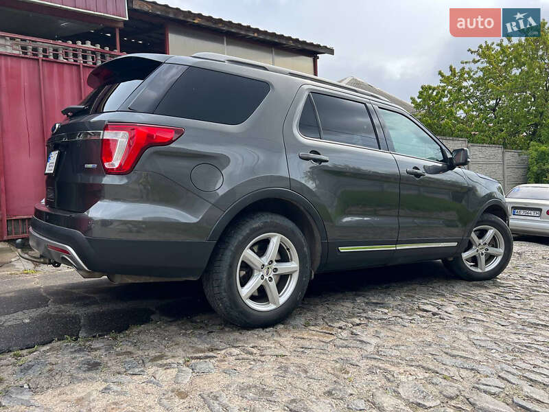 Внедорожник / Кроссовер Ford Explorer 2016 в Днепре