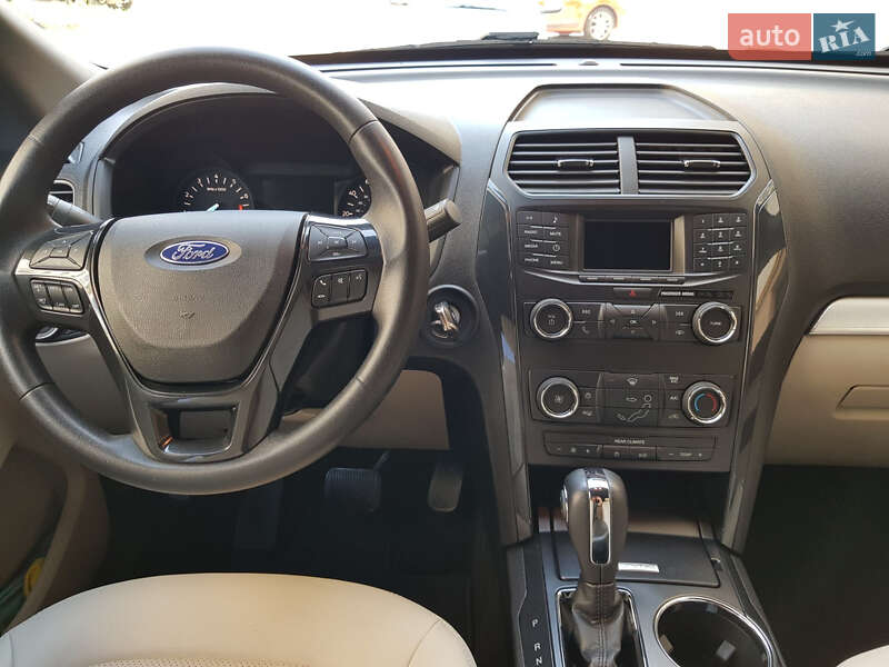 Позашляховик / Кросовер Ford Explorer 2018 в Івано-Франківську