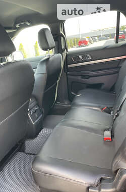 Позашляховик / Кросовер Ford Explorer 2018 в Тернополі