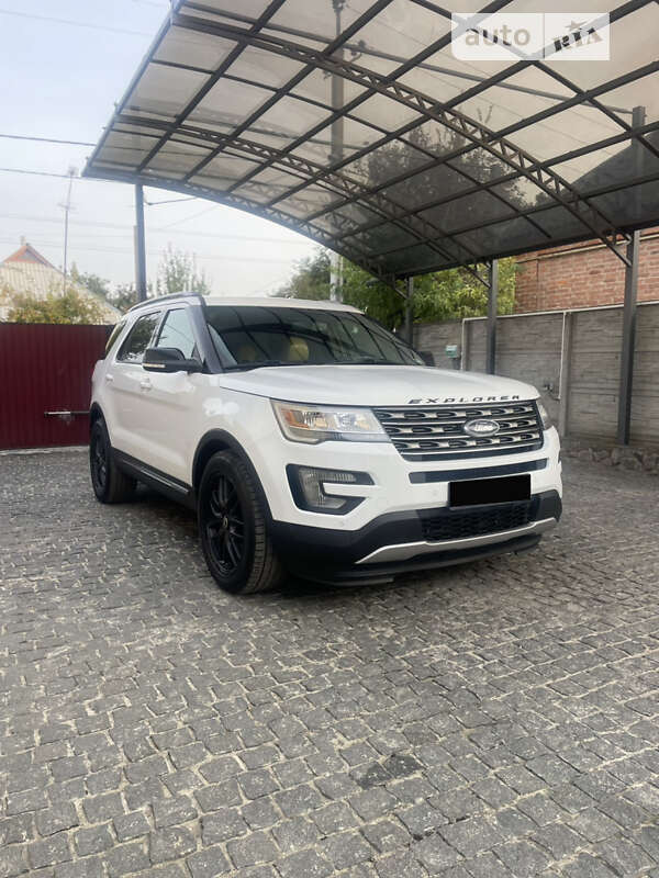 Позашляховик / Кросовер Ford Explorer 2017 в 