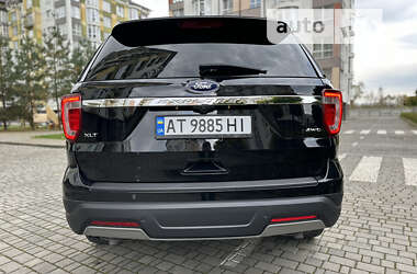Позашляховик / Кросовер Ford Explorer 2018 в 