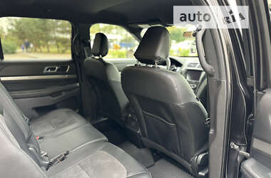 Позашляховик / Кросовер Ford Explorer 2018 в 