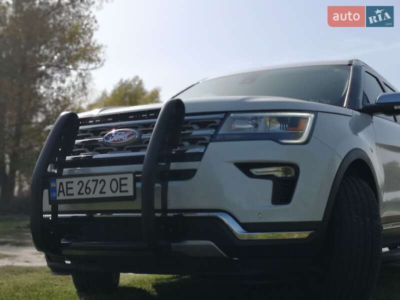 Позашляховик / Кросовер Ford Explorer 2018 в Кам'янському