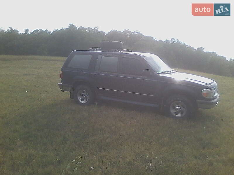 Позашляховик / Кросовер Ford Explorer 1996 в Черкасах фото 2 Позашляховик / Кросовер Ford Explorer 1996 в Черкасах