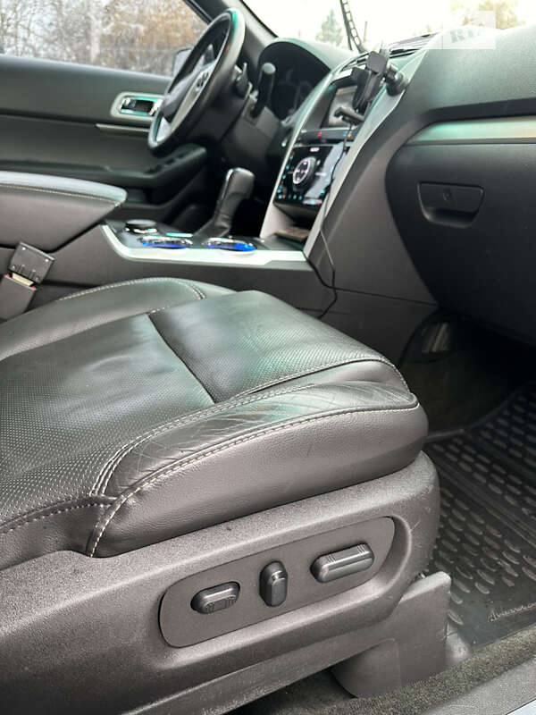 Позашляховик / Кросовер Ford Explorer 2013 в Житомирі