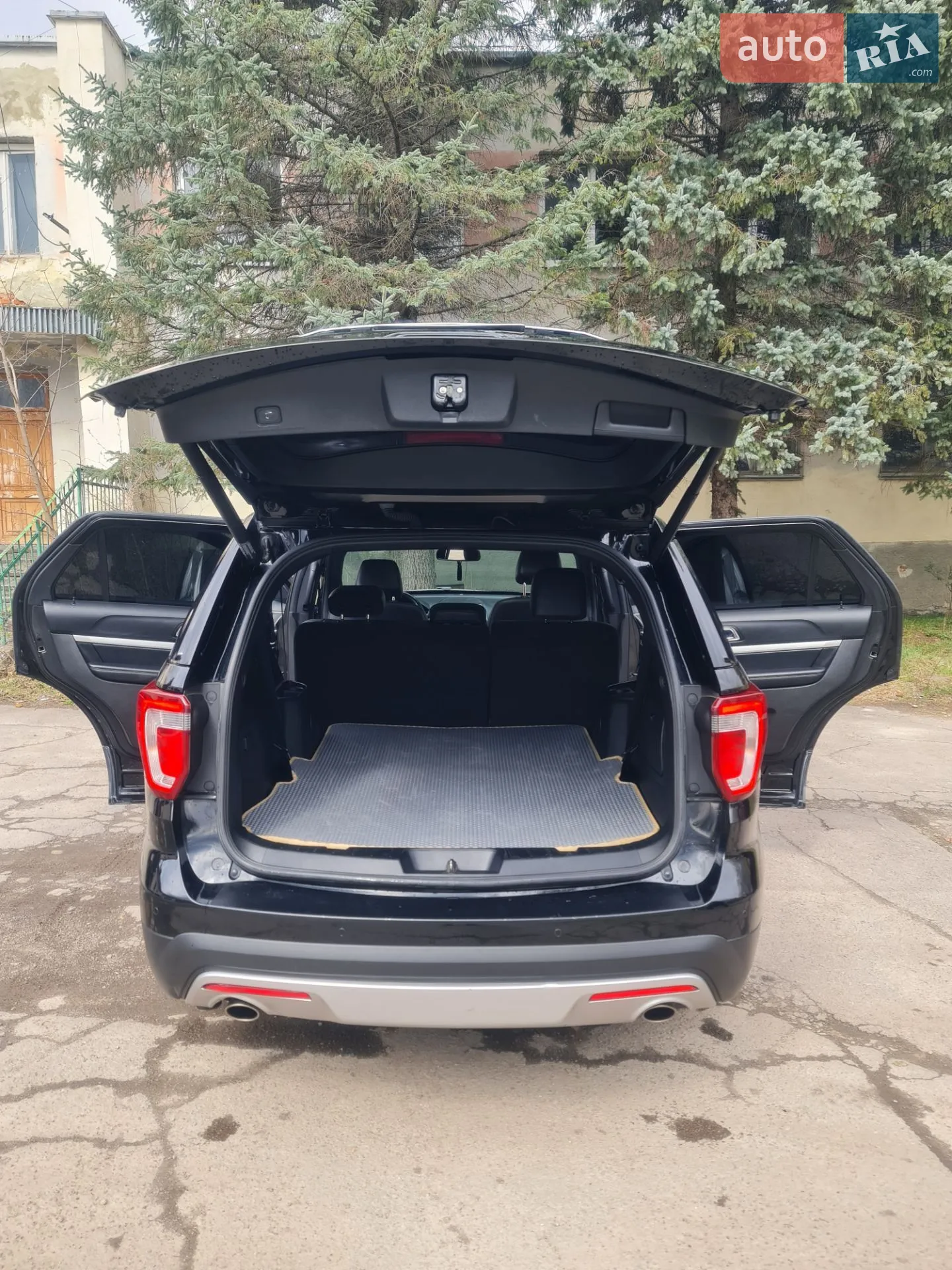 2017 Ford Explorer - мініатюра 2