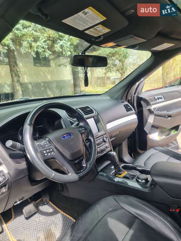 Позашляховик / Кросовер Ford Explorer 2017 в Трускавці