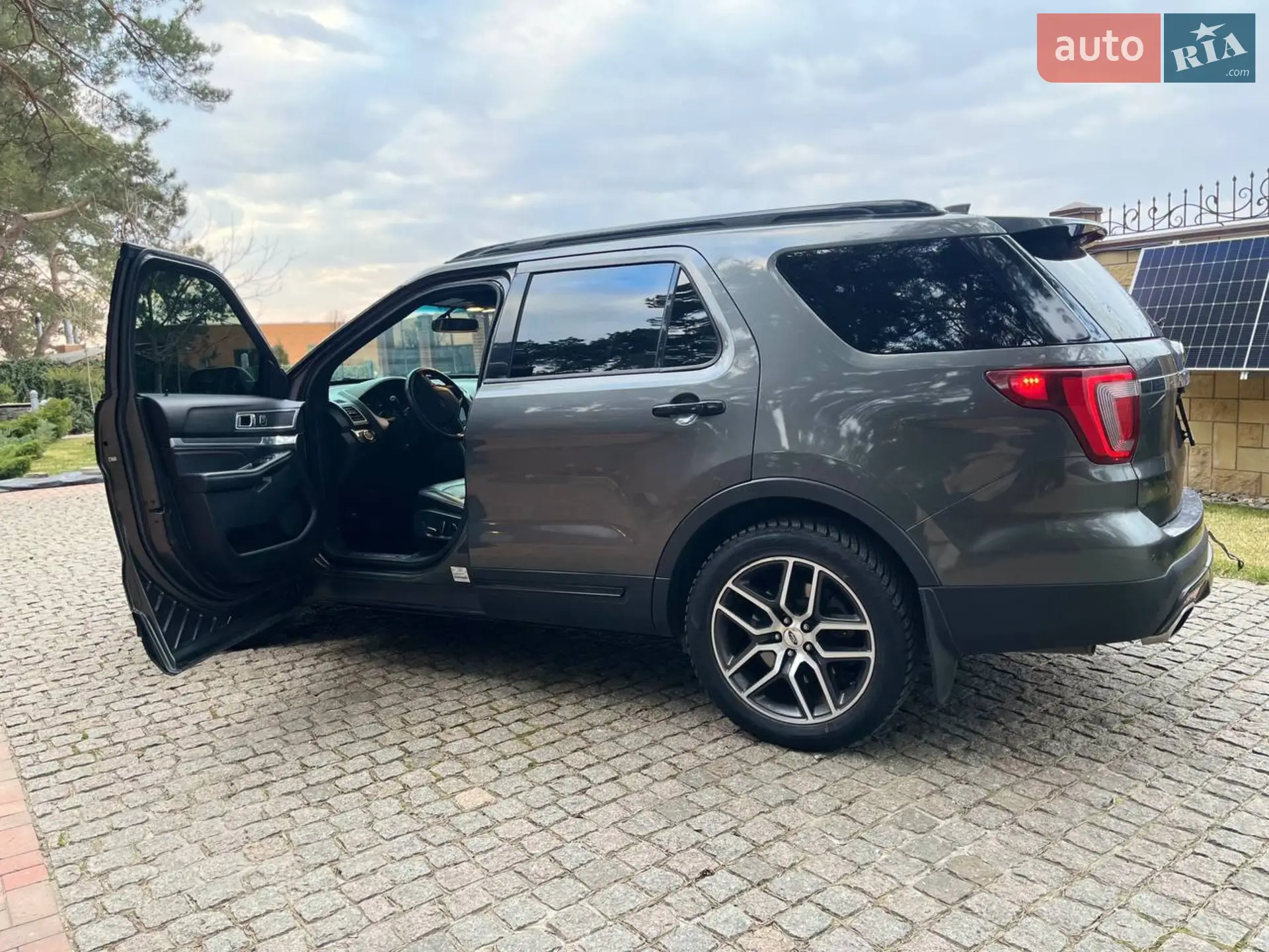 2016 Ford Explorer - мініатюра 12